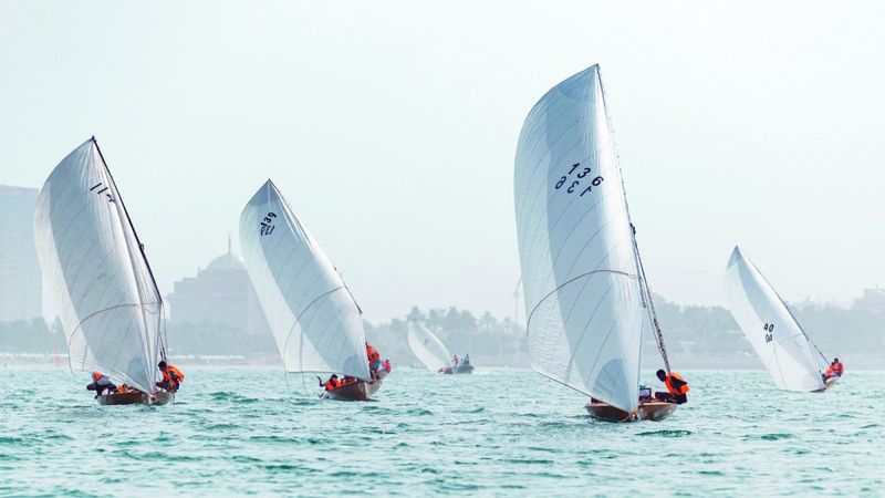 الامارات | إغلاق باب التسجيل لسباق  المحامل الشراعية