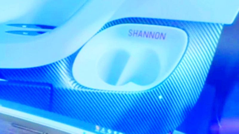 الامارات | «بوغاتي» تصمّم أول حامل أكواب في سيارة لها لإرضاء زبون واحد