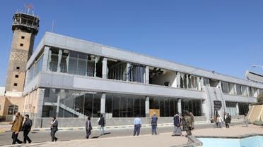 الخليج اليوم .. مسؤول أممي: طائرة تقل مئات اليمنيين تنجو من قصف إسرائيلي