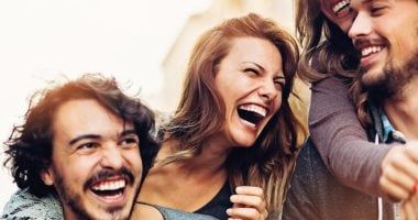 طالع الأبراج: 4 أبراج لازم تخرج أو تتفسح ليلة رأس السنة.. بيحبوا الفرفشة والهيصة