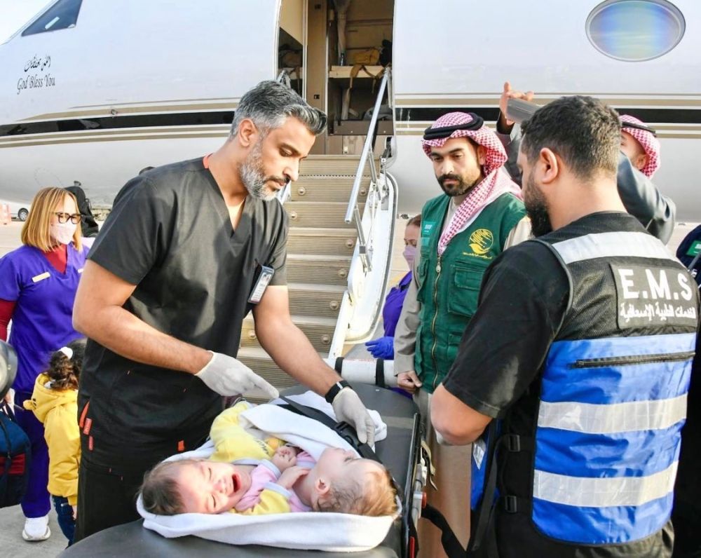 بتوجيهات الملك.. تفاصيل وصول التوأمين "سيلين وإيلين" للرياض