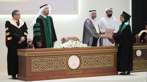 «الجامعة القاسمية» تحتفل بتخريج طلبة الفوج الثامن