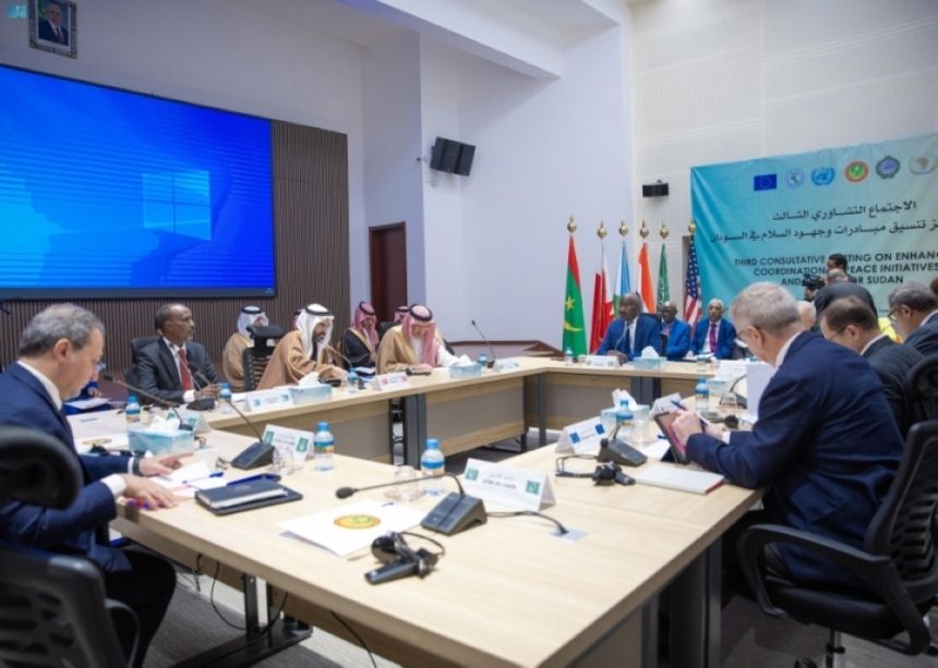 نائب وزير الخارجية وسفير السودان يناقشان مستجدات الأوضاع