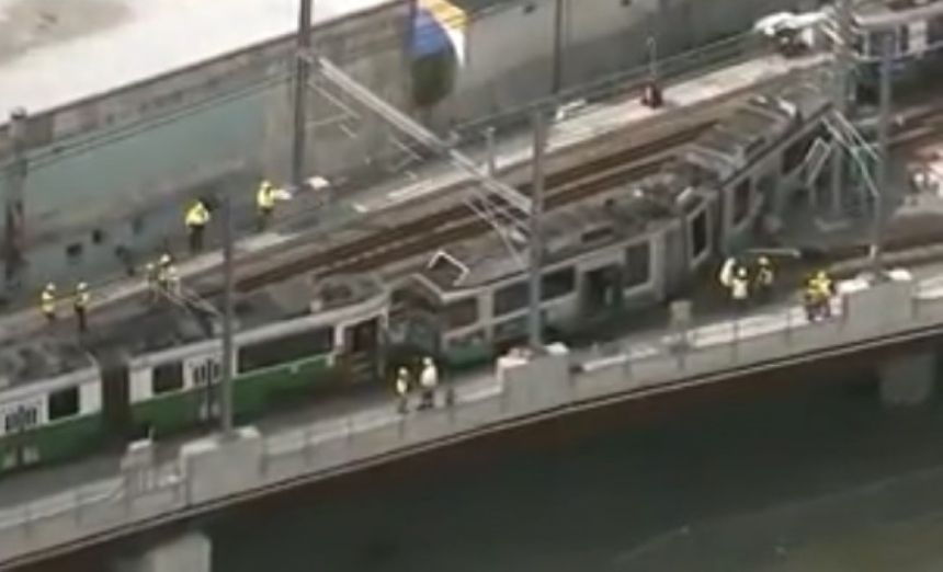 أمريكا.. إصابة عدة أشخاص في اصطدام قطار بمركبة إطفاء في فلوريدا