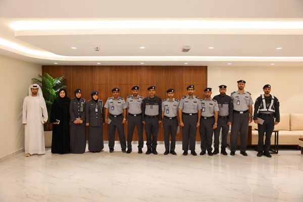 شرطة أبوظبي تكرم 202 موظف ببرنامج "حافز"