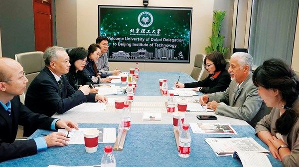 تعاون أكاديمي بين «جامعة دبي» والجامعات الصينية