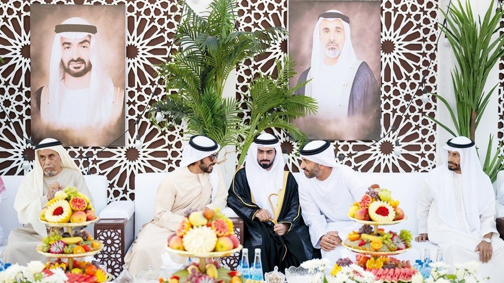 خليفة بن طحنون يحضر حفل استقبال بمناسبة زفاف سالم جمعة المهيري