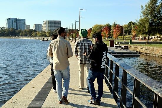 طالع الأبراج: 3 أبراج بتحب ترغى وتبدأ يومها بمكالمة صباحية أو قعدة مع الأصحاب