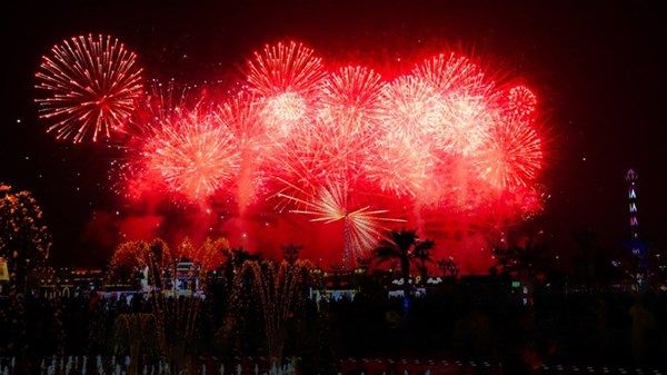 مهرجان الشيخ زايد يشهد أكبر عرض للألعاب النارية في العالم ليلة رأس السنة