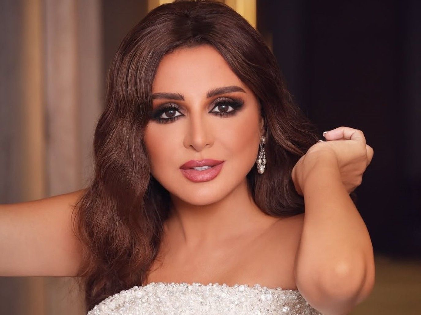 تألقي بأجمل مكياج سموكي عصري في سهرة رأس السنة على طريقة النجمات