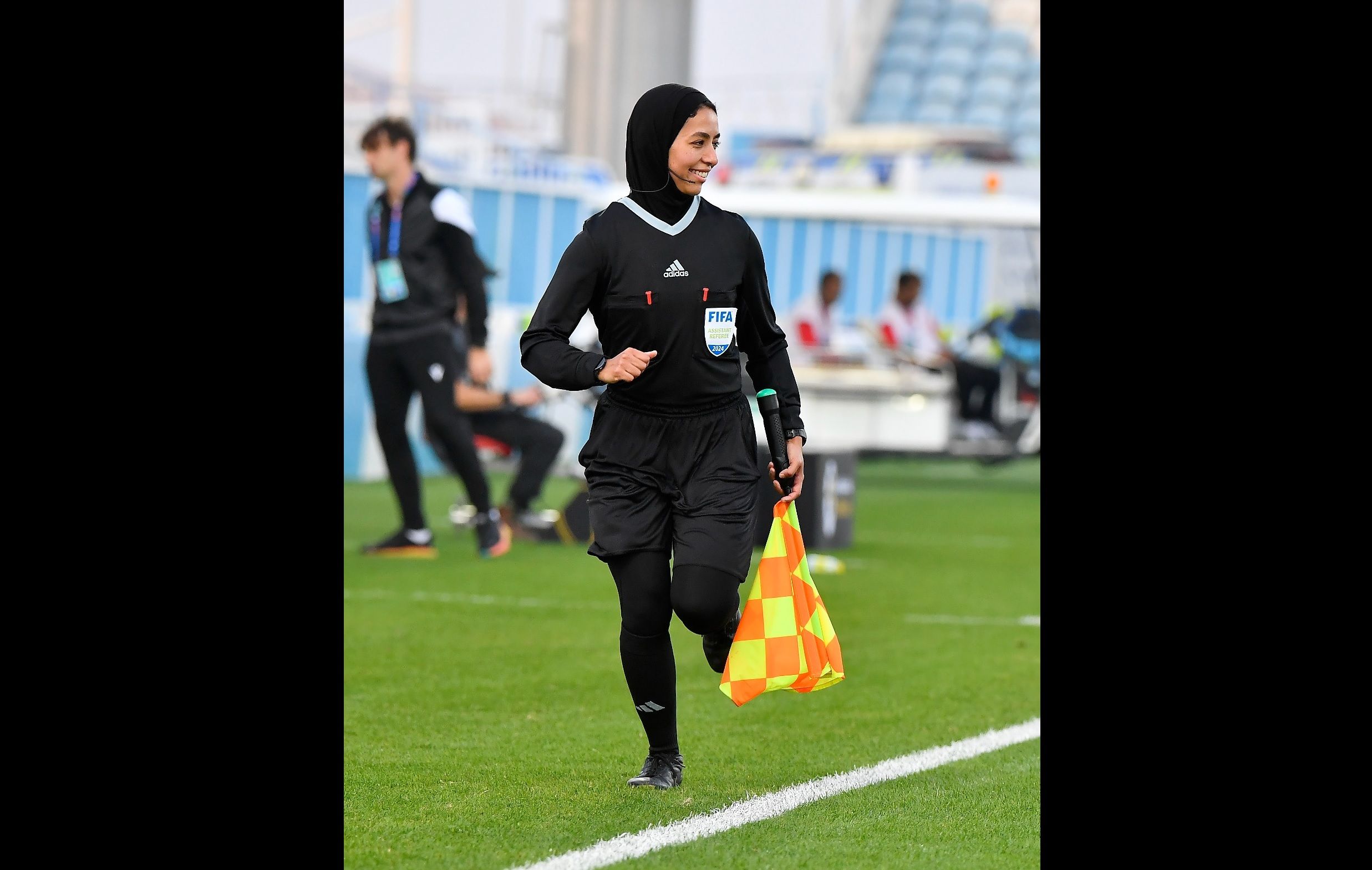 الامارات | من هي الحكمة الإماراتية أمل جمال؟.. شاركت بإدارة مباراة بني ياس والوصل