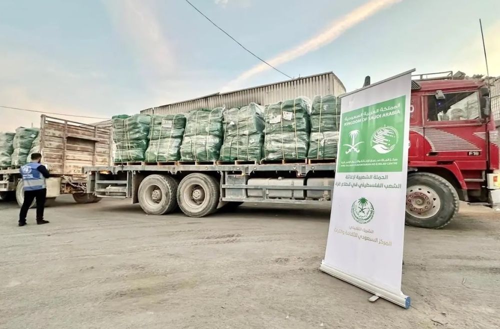 لمساعدة الأسر النازحة.. وصول 31 شاحنة مساعدات سعودية إلى شمال غزة