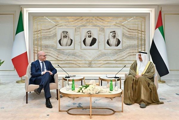 صقر غباش ورئيس "النواب" الإيطالي يبحثان التعاون البرلماني