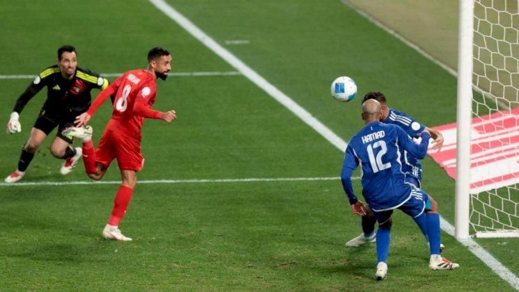 "الموج الأزرق" يغرق في "البحرين" وحلم النهائي يتحطم