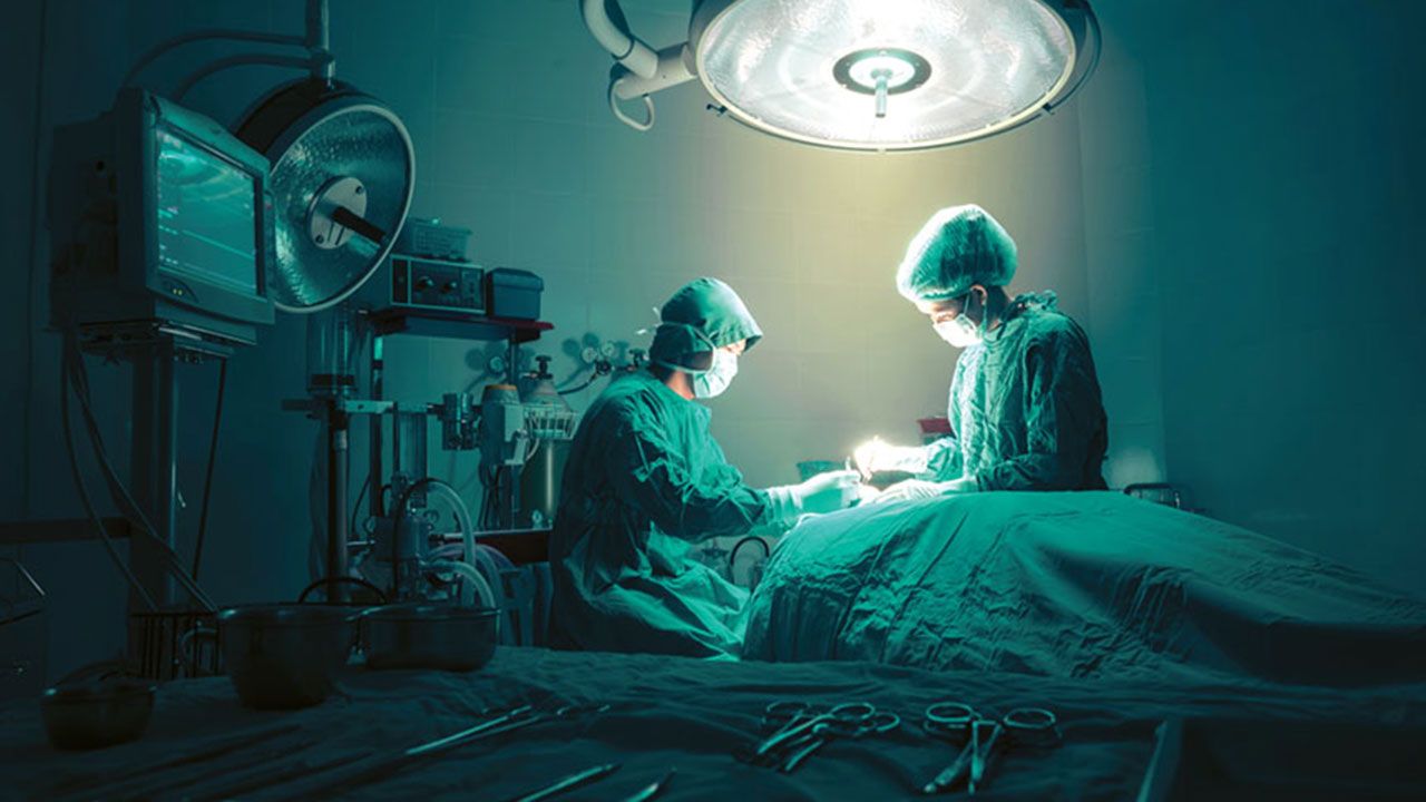 الامارات | مصر.. طبيب بيطري يجري عمليات قلب لمرضى ويتسبب بموتهم