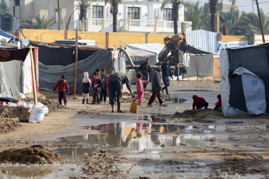 الاحتلال يعتقل 4 مرضى فلسطينيين خلال نقلهم من المستشفى