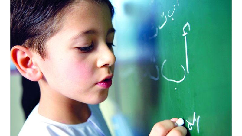 الامارات | الإمارات تفكك تحديات تراجع اللغة العربية بمبادرات طموحة