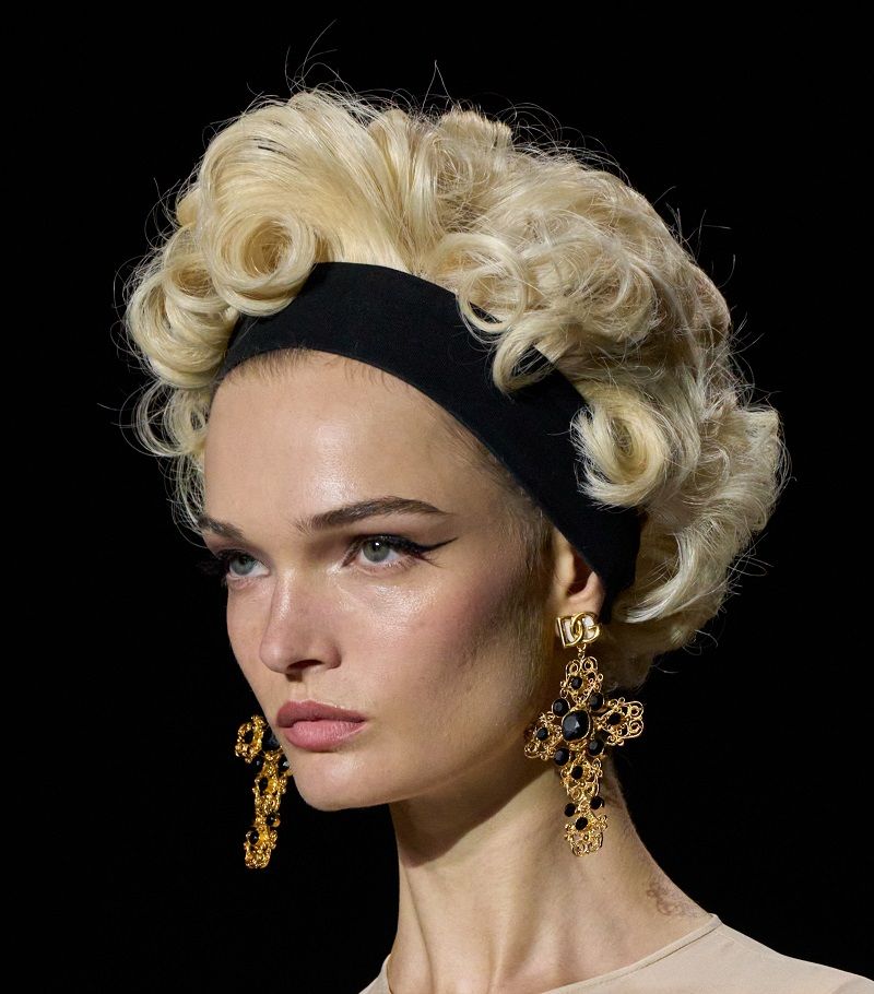 مكياج حفل نهاية السنة 2024.. أفكار إطلالات لتتألقي في العام الجديد