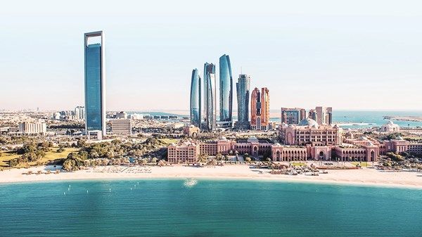 الإمارات تستشرف 2025 ببرامج ومبادرات تدعم مسيرتها التنموية