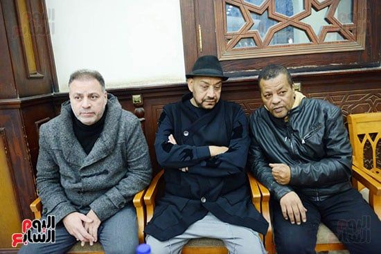 محمد لطفي ودينا وعمر كمال وشيكو فى عزاء أحمد عدوية.. صور