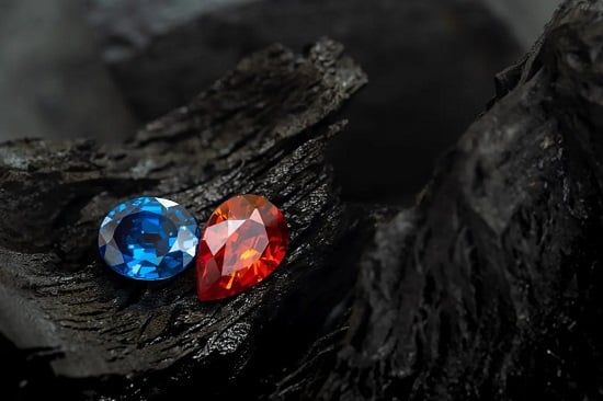 طالع الأبراج: 4 أحجار كريمة حمراء تناسب مواليد برج الجدى.. الروبى والكوارتز الأبرز