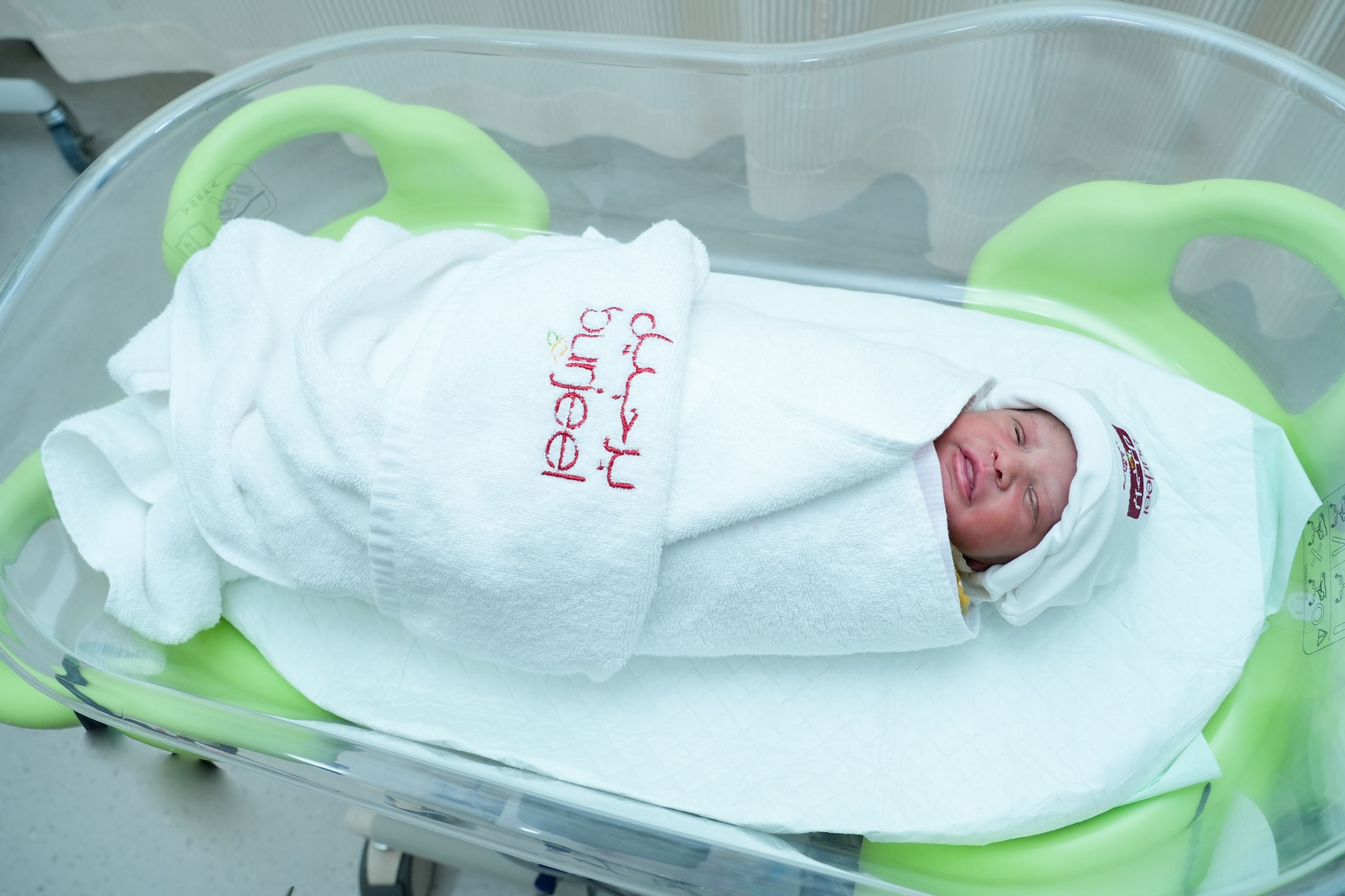 الامارات | "غاية".. أول مواليد أبوظبي في العام الجديد