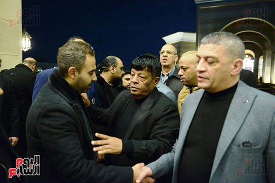 محمد لطفي ودينا وعمر كمال وشيكو فى عزاء أحمد عدوية.. صور