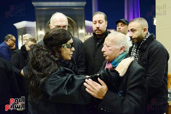 محمد لطفي ودينا وعمر كمال وشيكو فى عزاء أحمد عدوية.. صور