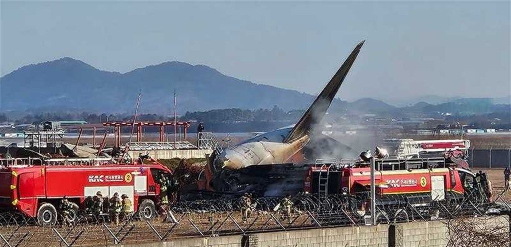 جديد كارثة الطائرة الكورية.. خبيرٌ يكشف الخطأ الفادح!