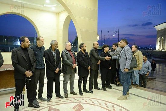 محمد لطفي ودينا وعمر كمال وشيكو فى عزاء أحمد عدوية.. صور