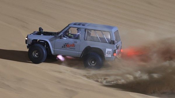 «الاستعراض الرملي».. مهارة وإبداع في مهرجان ليوا الدولي