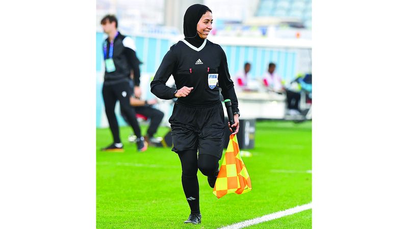 الامارات | روضة وأمل وخلود  شاركن بفاعلية في تحكيم مباريات الرجال