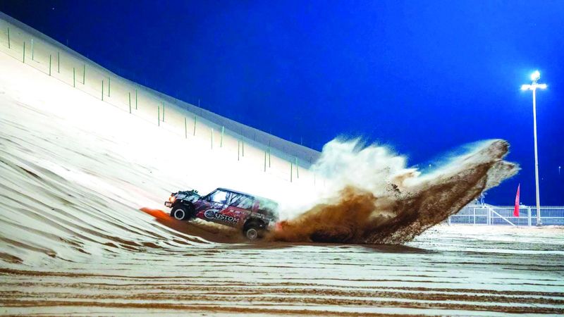 الامارات | السيارات تصعد «تل مرعب» اليوم