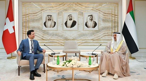 صقر غباش ورئيس مجلس الولايات السويسري يبحثان التعاون البرلماني