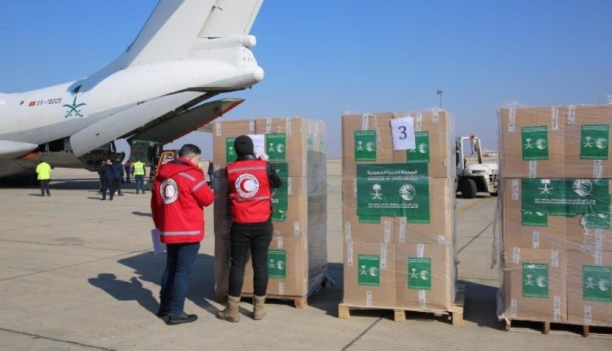 صور.. وصول الطائرة الإغاثية السعودية الثالثة لمساعدة الشعب السوري