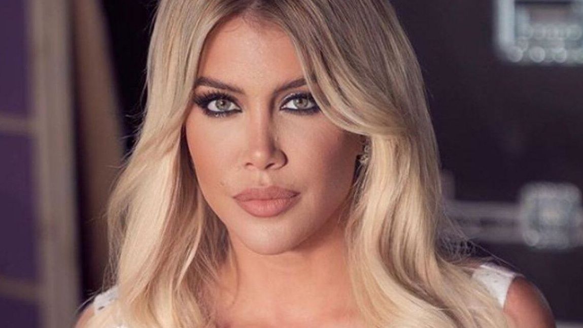 واندا نارا تشعل الملاعب العالمية بالخيانات الزوجية