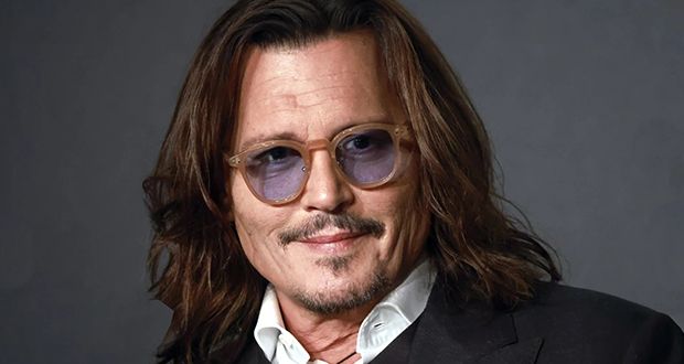 نجل جوني ديب في ظهور نادر.. يُثير الاهتمام بشبهه الكبير مع والده