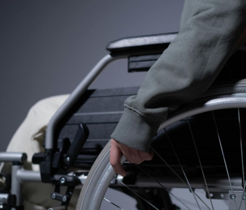 تمكين ذوي الإعاقة وتعويض الركاب.. 8 حقوق لمستخدمي النقل بـ"الخطوط الحديدية"