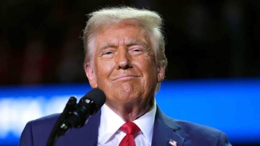 أول تعليق من ترامب على تنكيس الأعلام يوم تنصيبه حدادا على كارتر