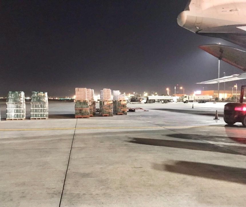 محملة بـ28 طنا من المساعدات.. وصول الطائرة الإغاثية الـ5 لسوريا 