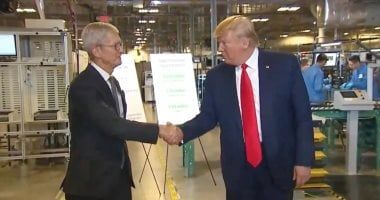 تكنولوجيا: تيم كوك يتبرع بمليون دولار لصندوق تنصيب دونالد ترامب