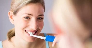 تكنولوجيا: فرشاة أسنان ذكية تكشف أسرارك الصحية.. هل يصبح الخيال العلمي حقيقة؟