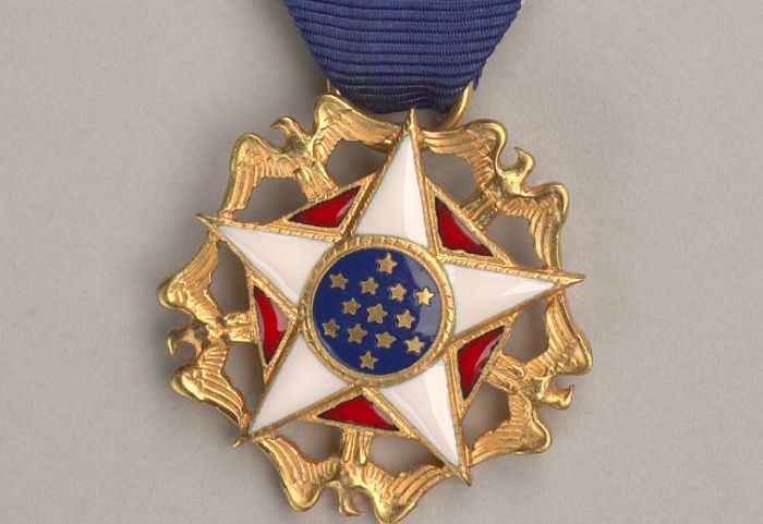 وسام الحريّة الرّئاسيّ الأميركيّ مُنح لـ تسعة عشر متميّزًا: من حصل عليه؟….الأسماء ستفاجئكم