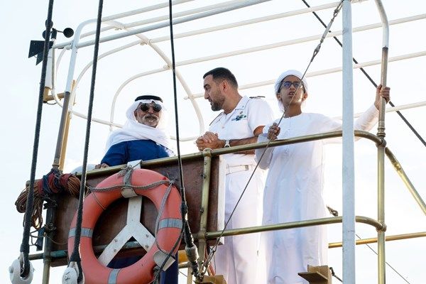 نهيان بن مبارك يزور السفينة التاريخية «أميريجو فسبوتشي» في أبوظبي