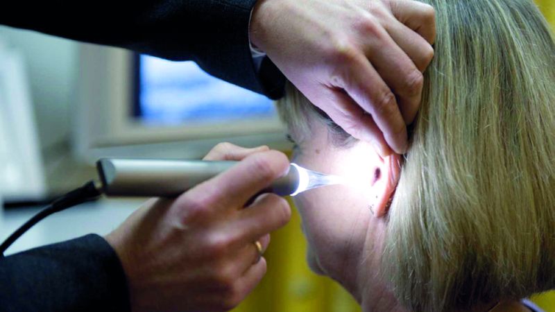 الامارات | تصلّب الأذن يتسبب في تدهور حاسة السمع تدريجياً