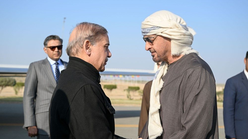 رئيس الدولة يلتقي رئيس وزراء باكستان