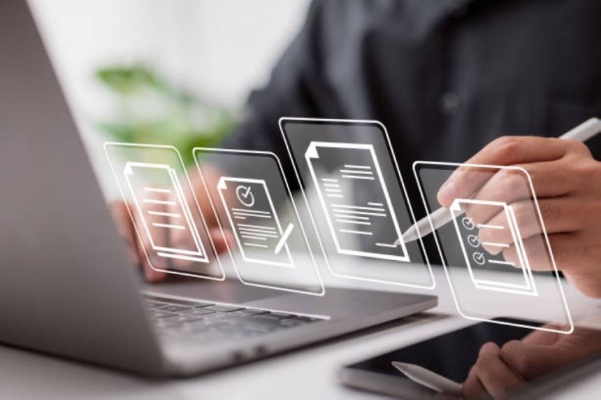 إعادة تأهيل واهتمام بالكفاءات.. "التعليم" توضح آلية توزيع موظفي الإدارات الملغاة