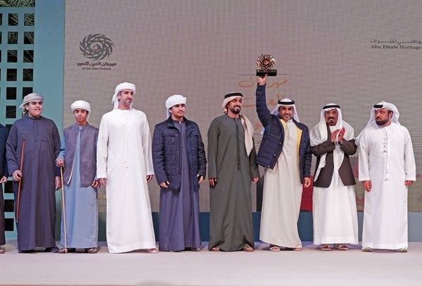 "العين للتمور" يتوج الفائزين بمزاينة "الفرض" في يومه الثاني