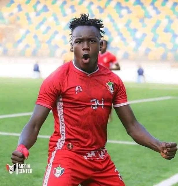 بالصورة.. مشجعة الهلال الحسناء تطالب إدارة ناديها بخطف “جوهرة” المريخ (اقلعو قلع وجيبو الهلال)