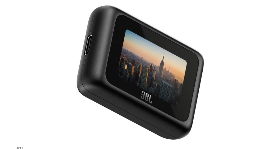 تكنولوجيا: JBL Tour One M3 سماعات رأس مع وحدة إرسال ذكية بشاشة تعمل باللمس #CES2025